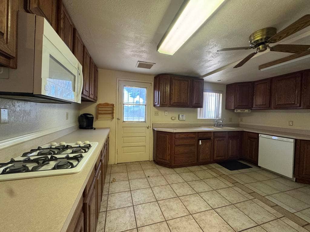 301 N Sola Avenue, Blythe, CA 92225 IMG_9054