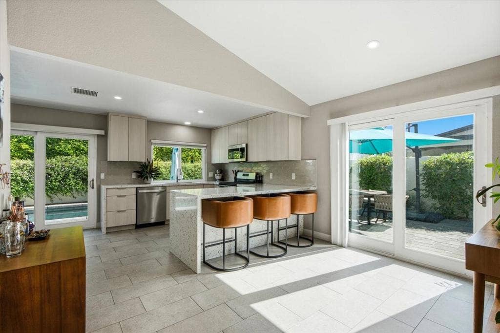 830 S Nueva Vista Drive S, Palm Springs, CA 92264 11-830 Nueva Vista Dr S-42