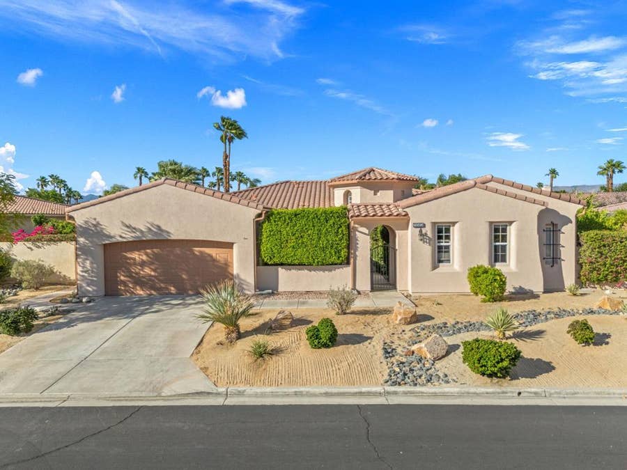 Property photo for 35503 Vista Del Luna, Rancho Mirage, CA