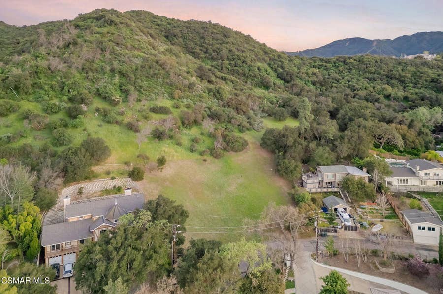 Property photo for 42 Upper Lake Road, Lake Sherwood, CA