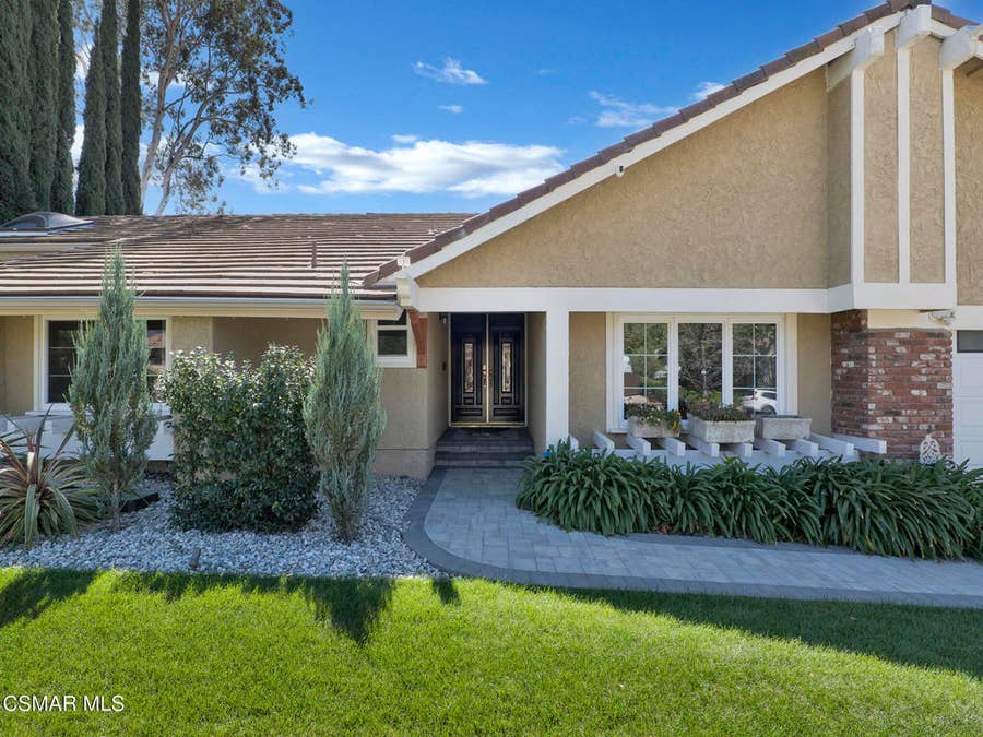 Property photo for 1590 Meander Drive, Simi Valley, CA