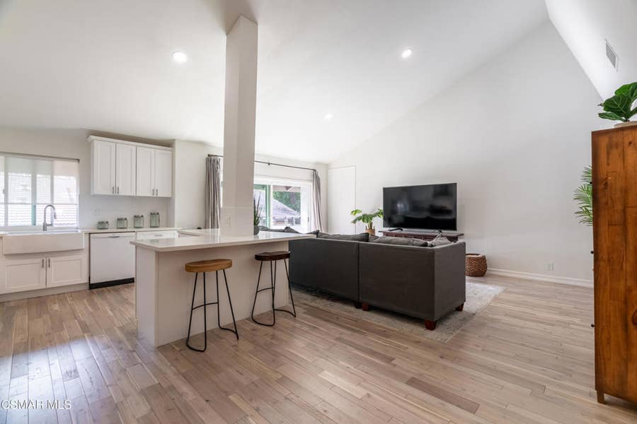 Property photo for 31550 Agoura Road, #3, Westlake Village, CA