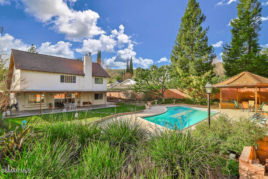 Property photo for 5260 Edgeware Drive, Calabasas, CA