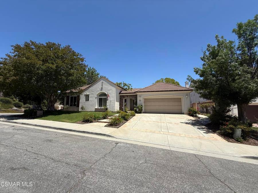 Property photo for 990 Clear Sky Place, Simi Valley, CA