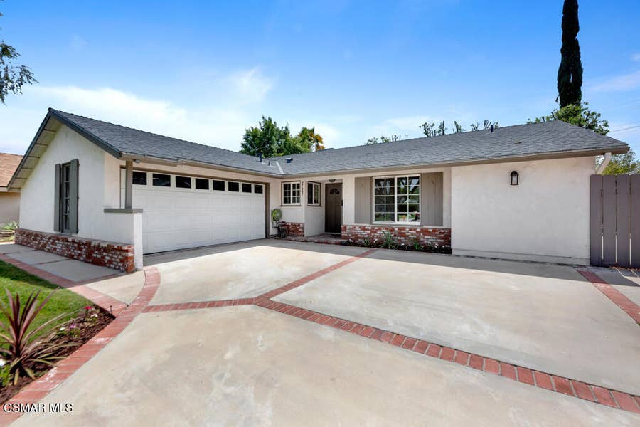 Property photo for 27987 Urbandale Avenue, Saugus, CA