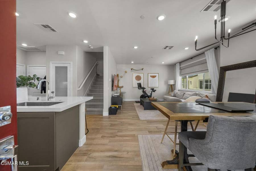 Property photo for 2556 Little Rock Lane, Simi Valley, CA