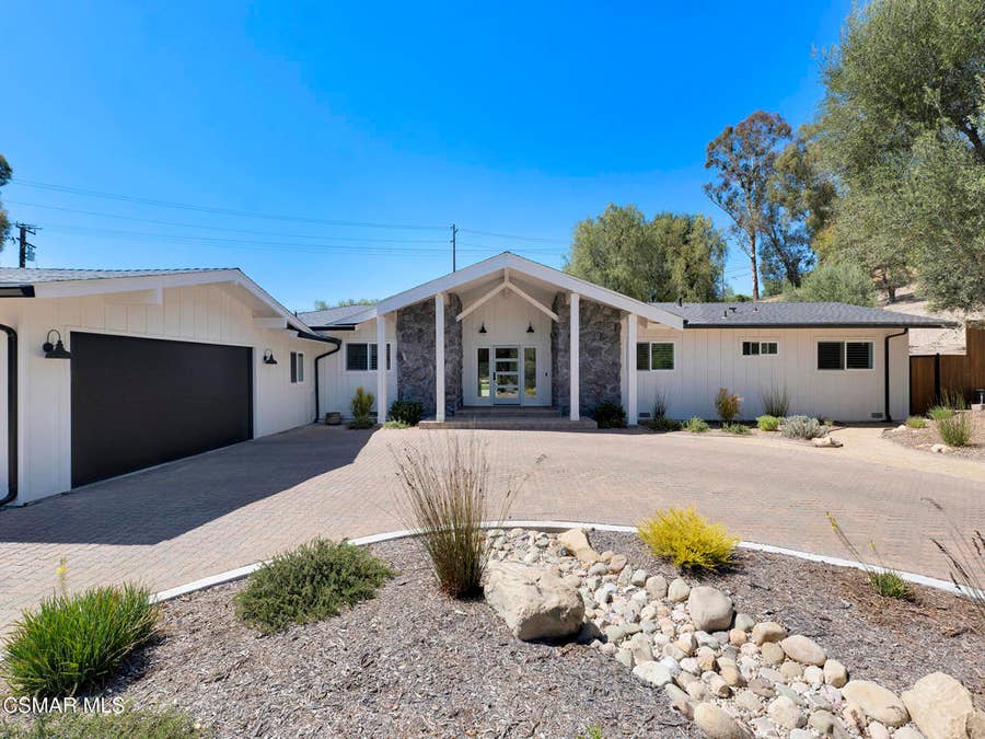 Property photo for 1092 La Cresta Drive, Thousand Oaks, CA