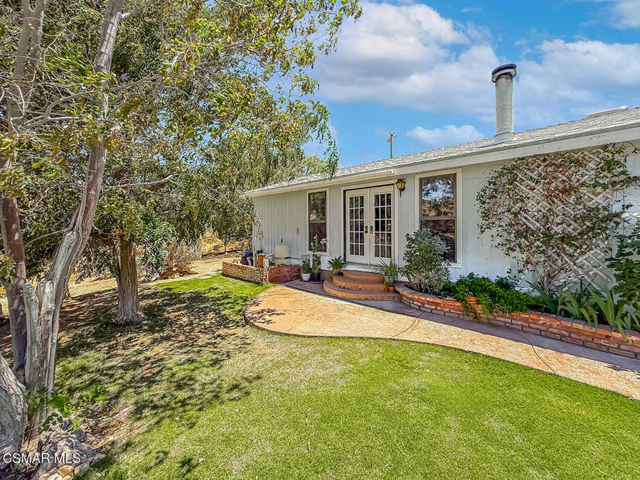 Property photo for 33045 Oracle Hill Road, Palmdale, CA