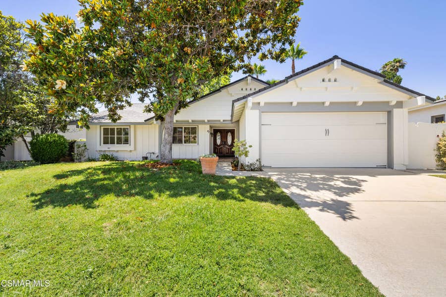 Property photo for 41 Oakleaf Avenue, Oak Park, CA