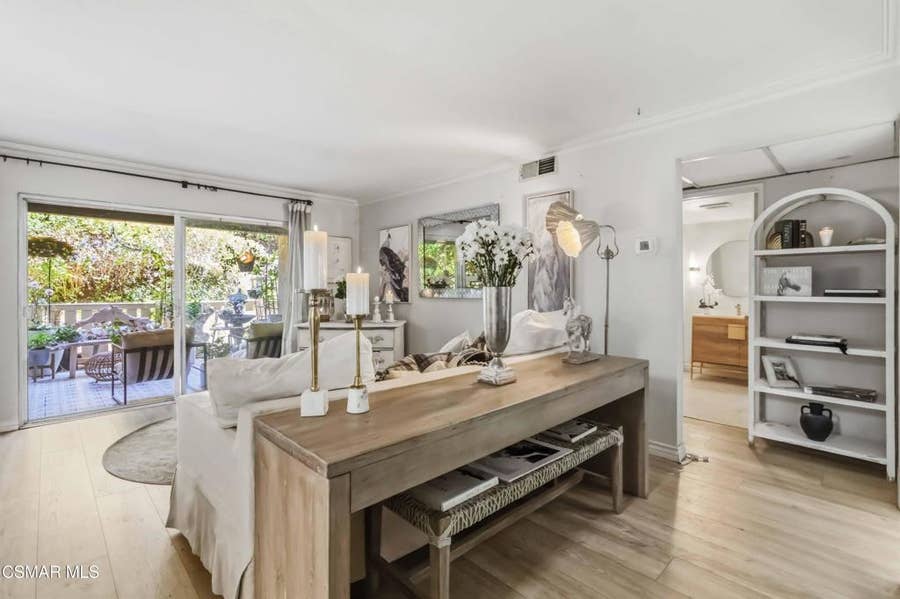 Property photo for 255 Sequoia Court, #14, Thousand Oaks, CA