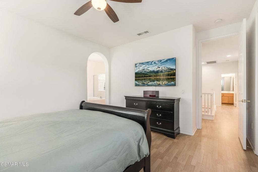 340 Town Forest Ct-28