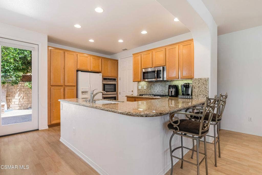 340 Town Forest Ct-8