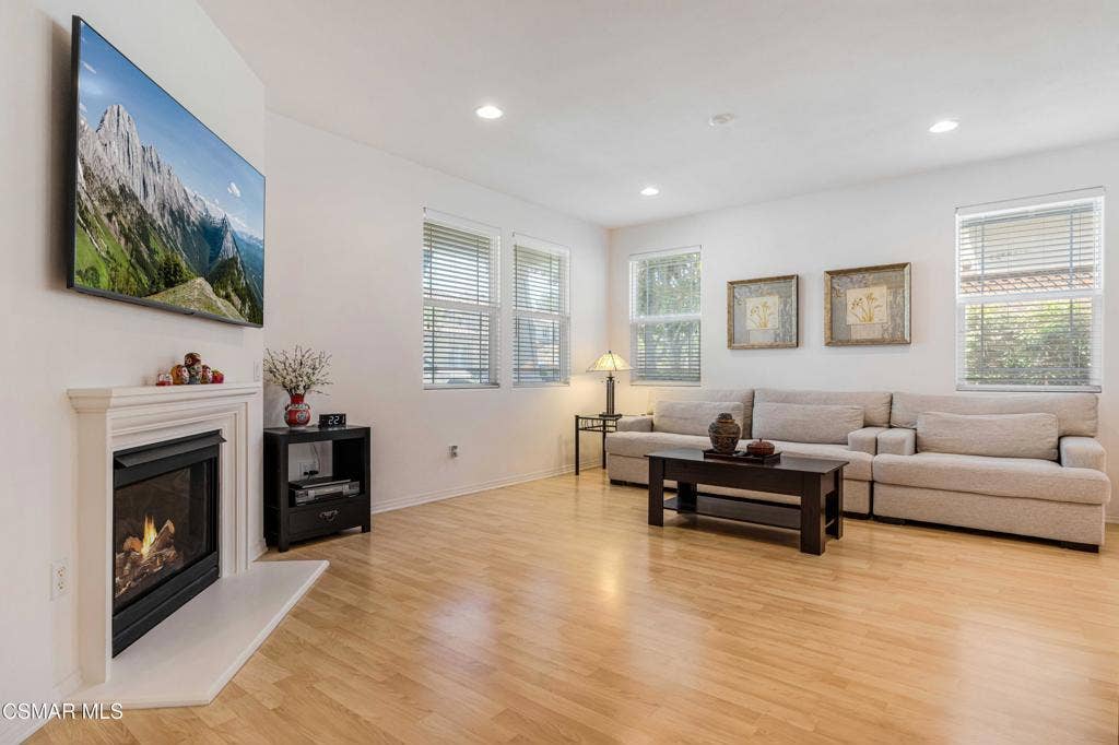 340 Town Forest Ct-4