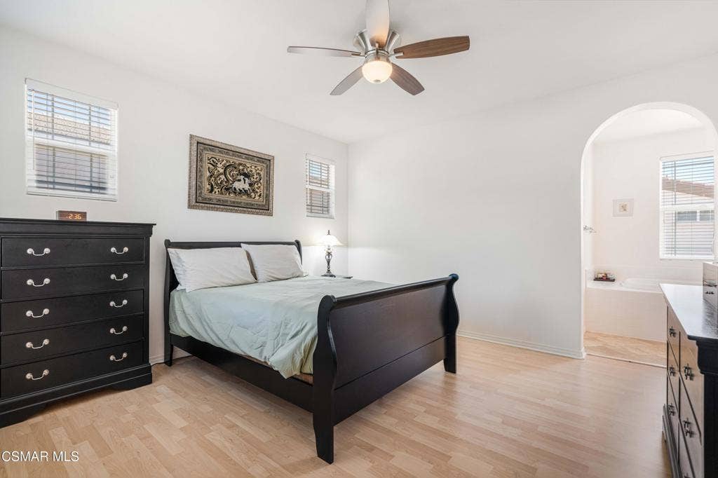 340 Town Forest Ct-27