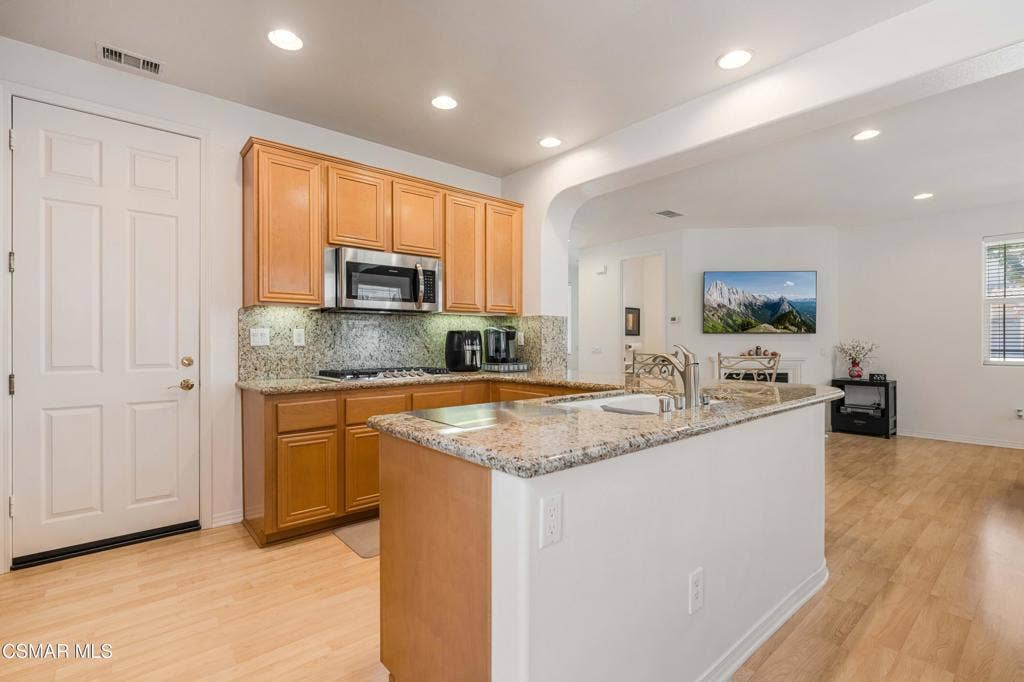 340 Town Forest Ct-12