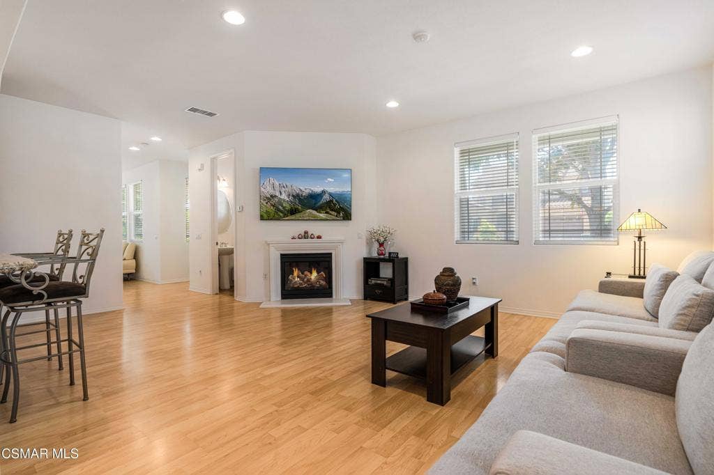 340 Town Forest Ct-5