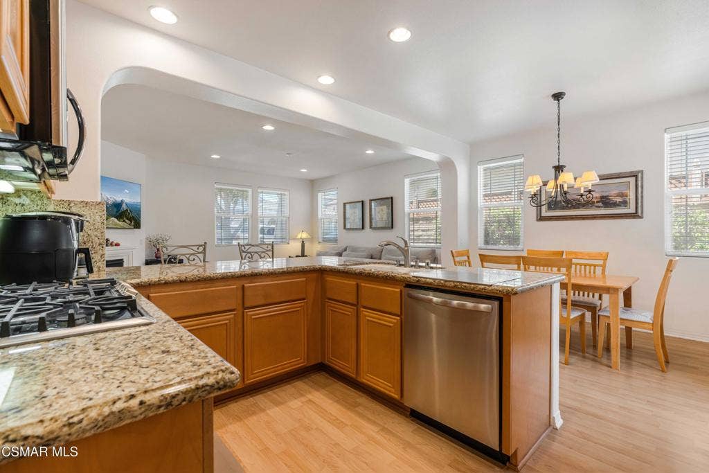 340 Town Forest Ct-13