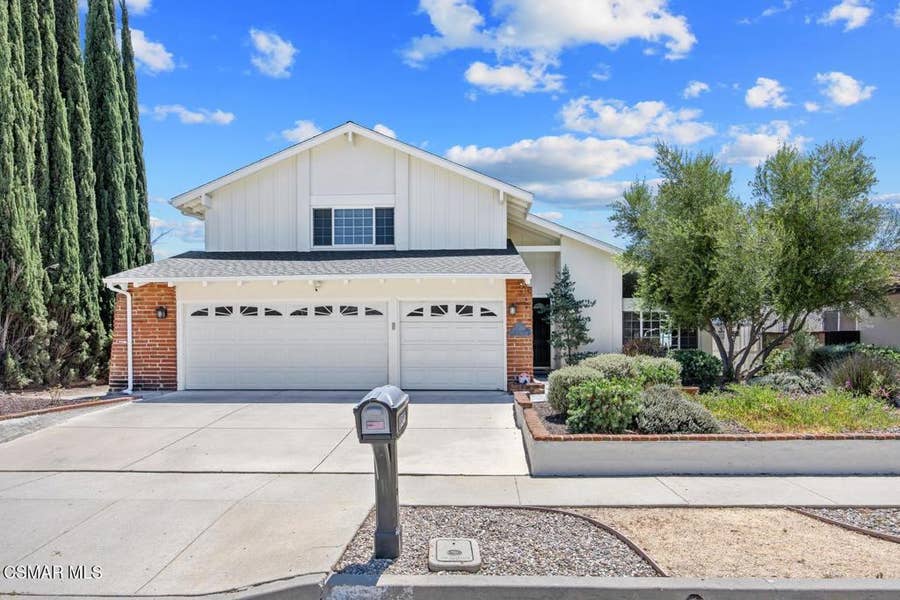 Property photo for 6580 E Pinion Street, Oak Park, CA