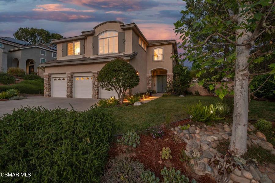 Property photo for 850 Ellesmere Way, Oak Park, CA