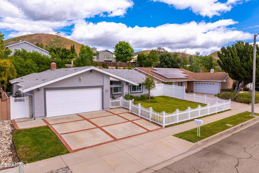 Property photo for 6547 Pinion Street, Oak Park, CA