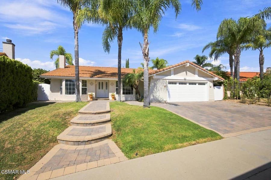 Property photo for 273 Locust Avenue, Oak Park, CA