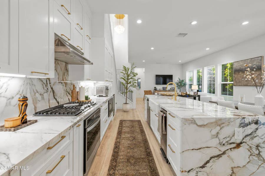 Property photo for 20811 W Bur Oak Circle, Porter Ranch, CA