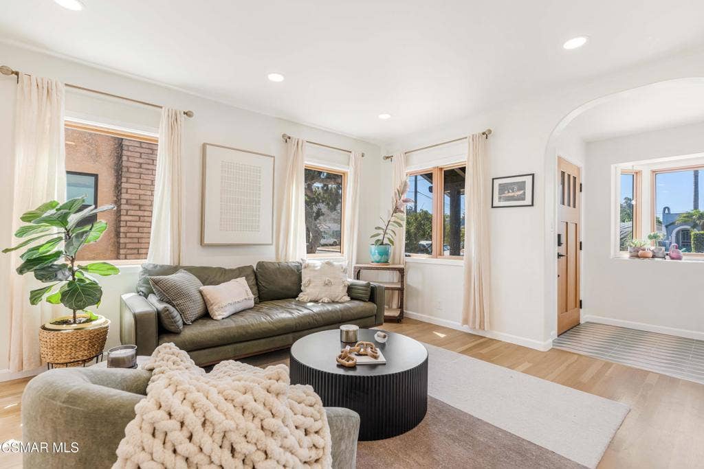 115 Center St living room 2