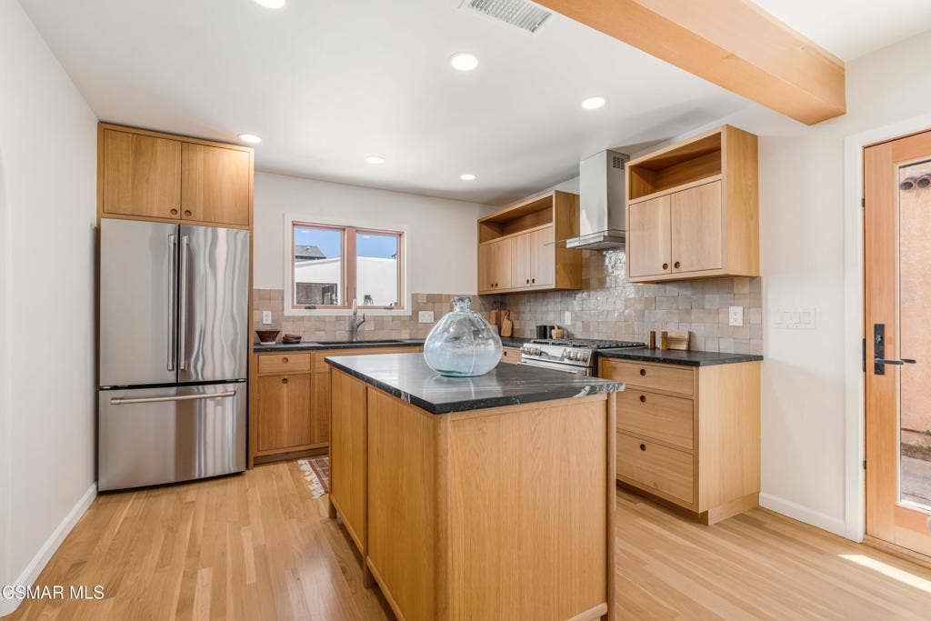 115 Center St kitchen