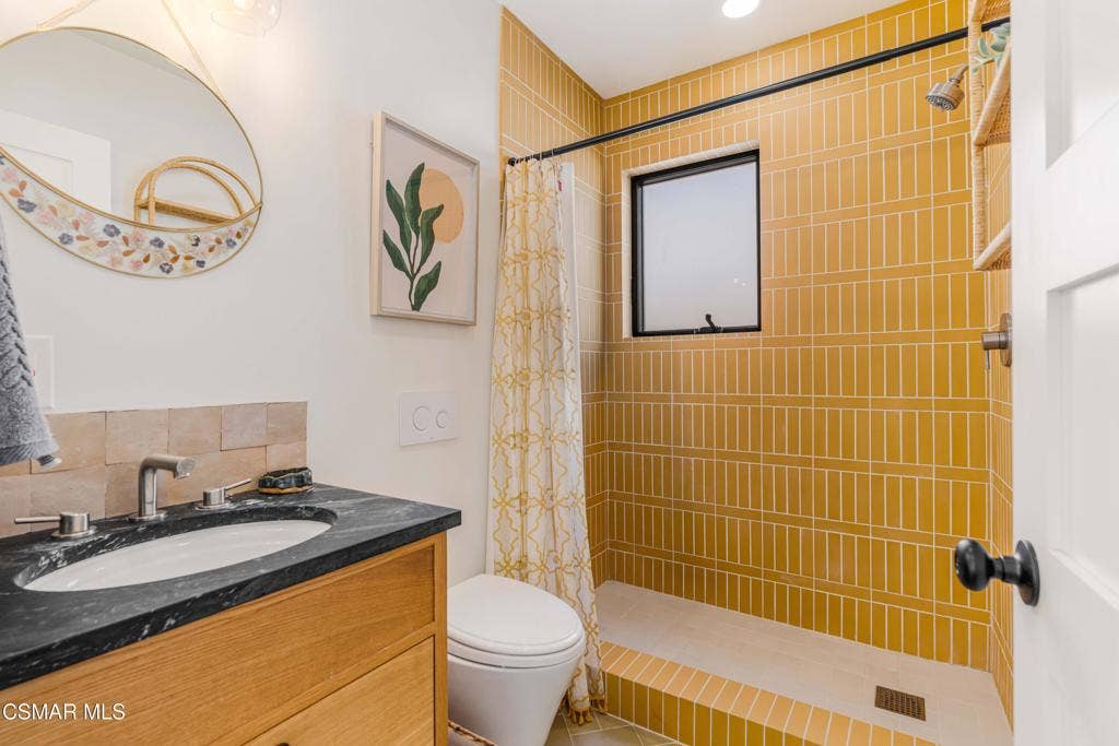 115 Center St bath 2
