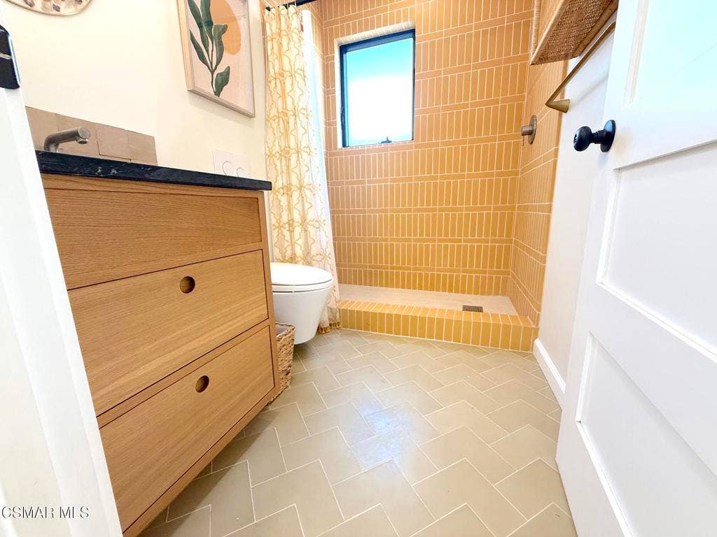 115 Center Bath 2