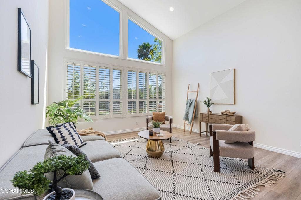 688 Velarde Dr Living Room