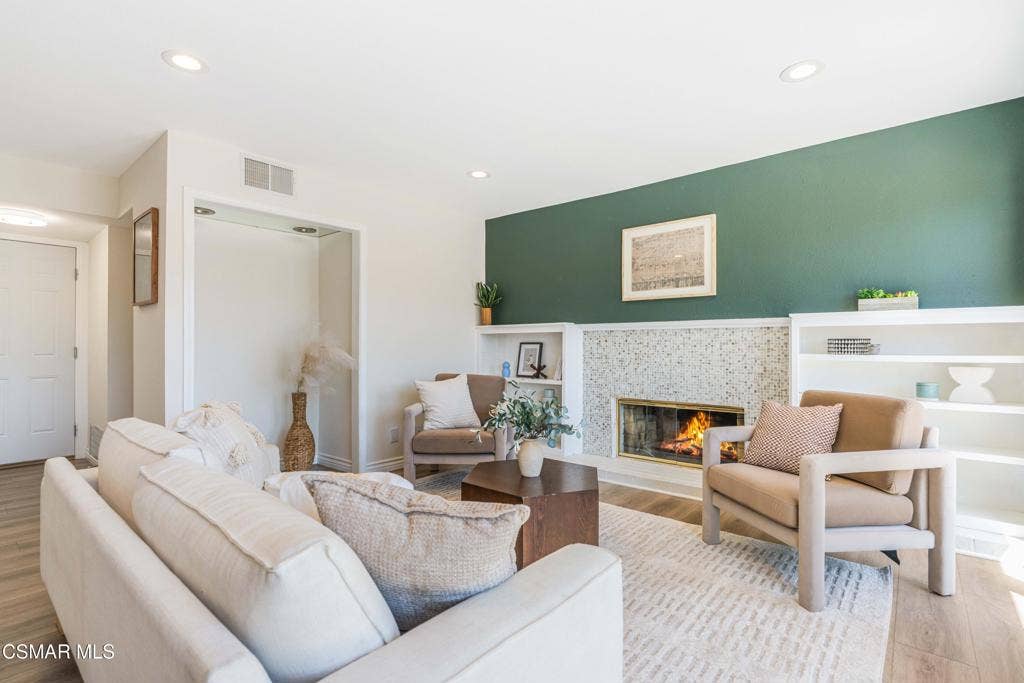 688 Velarde Dr family room 3
