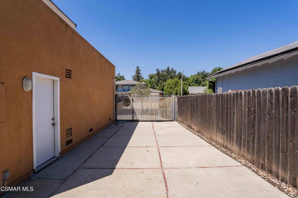 688 Velarde RV Access