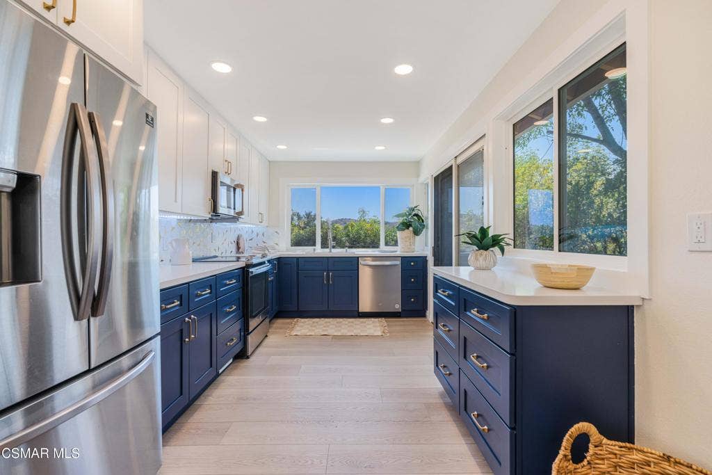 688 Velarde Dr kitchen