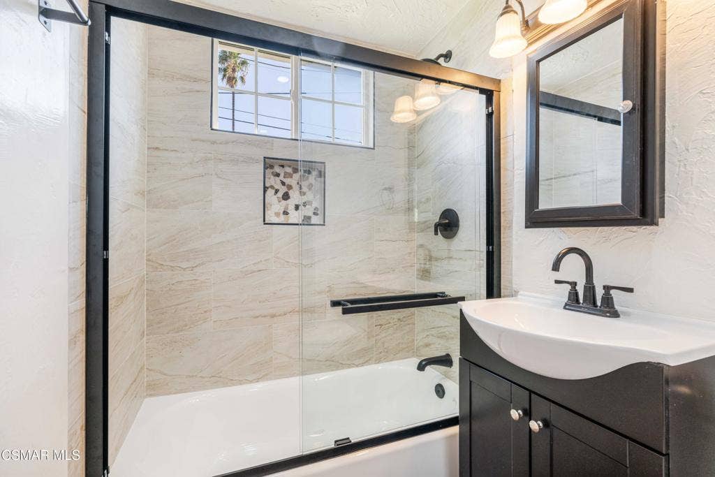 1574 Sutter Ave Bath 2