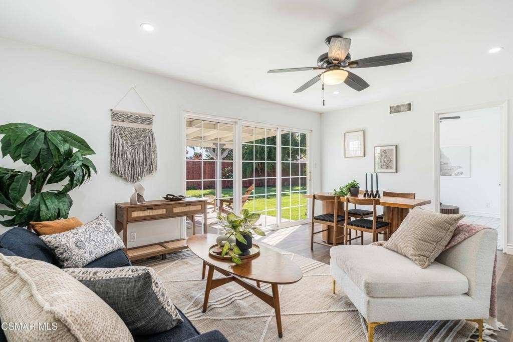 1574 Sutter Ave Living Room