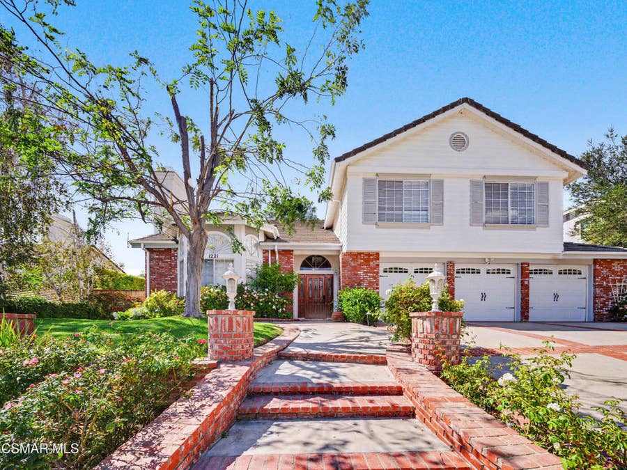 Property photo for 1221 Gentilly Place, Oak Park, CA