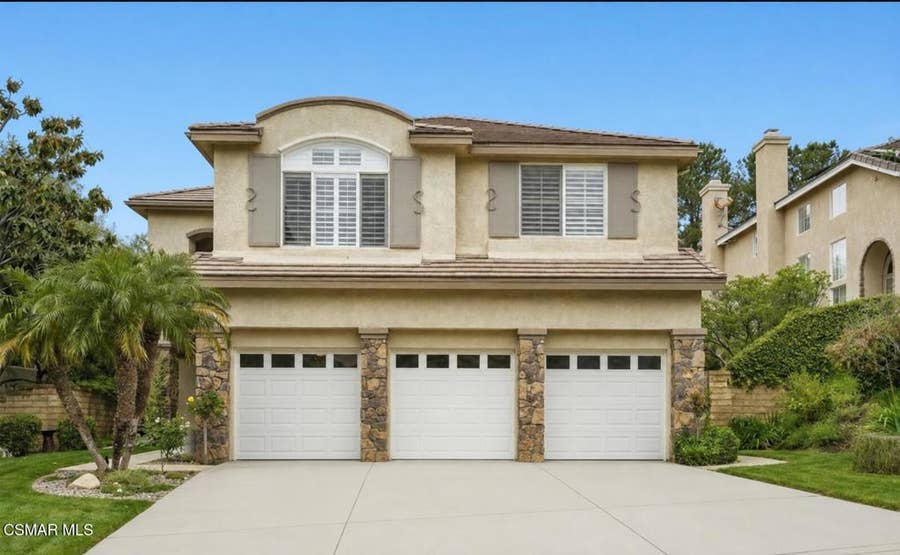 Property photo for 921 Ellesmere Way, Oak Park, CA