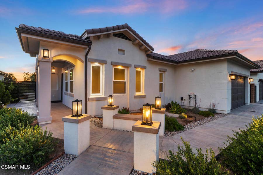 Property photo for 327 Toyon Court, Thousand Oaks, CA