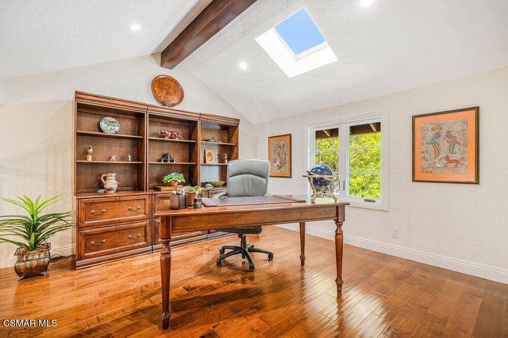 700 Oak Shadow View Loft