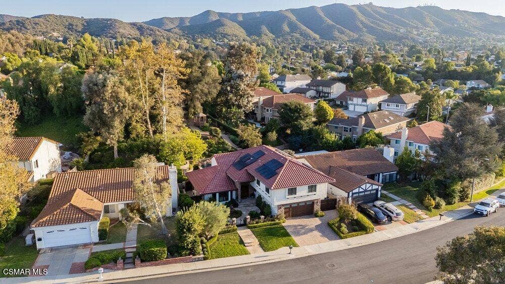 700 Oak Shadow View Drone 1
