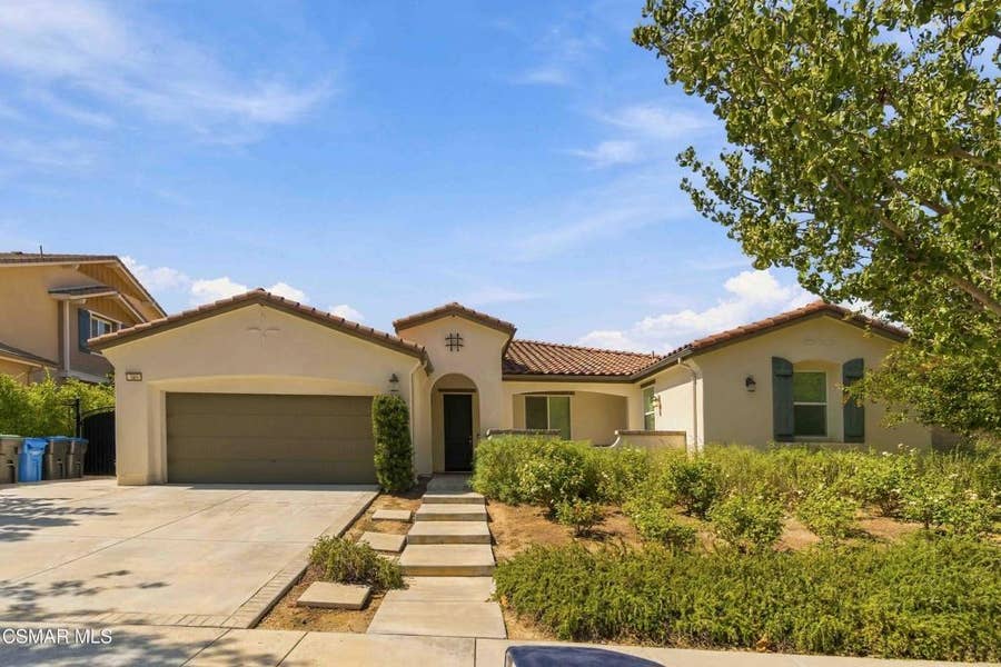 Property photo for 585 Comet Avenue, Simi Valley, CA