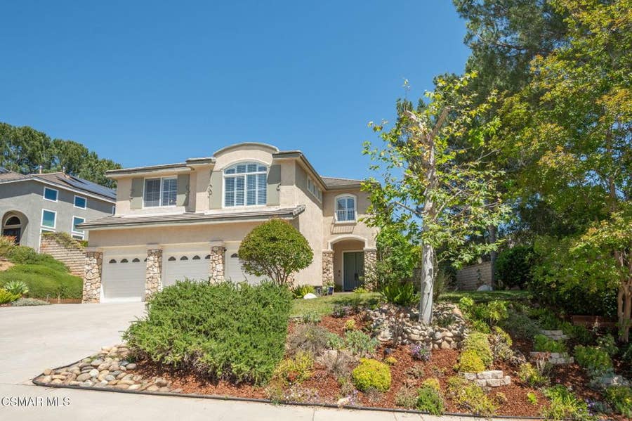 Property photo for 850 Ellesmere Way, Oak Park, CA