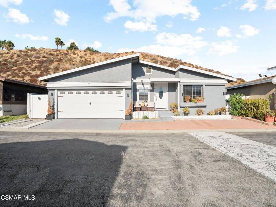 Property photo for 31938 Cinnabar Lane, Castaic, CA