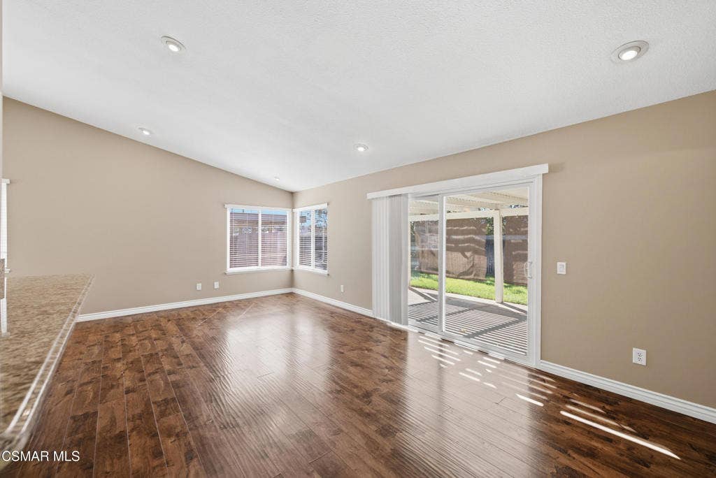 4721 Avedon Rd Moorpark-14 (1)