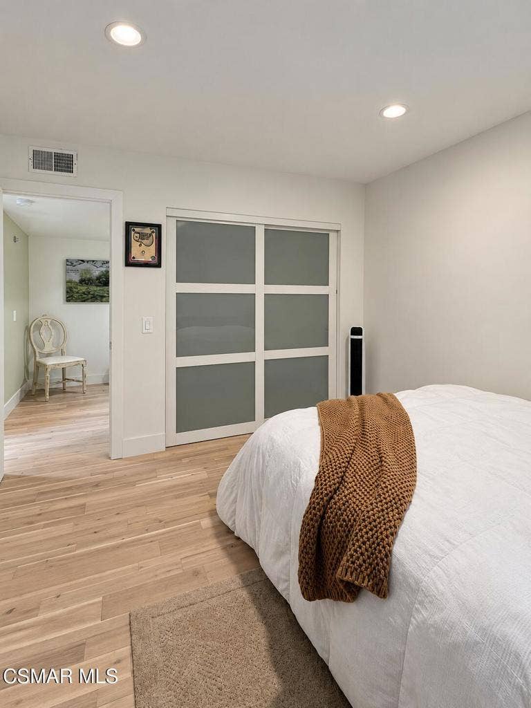 486 Raindance Street, Thousand Oaks, CA 91360 AE54C560-1C3F-414E-9CC8-7ED745BD7A4B