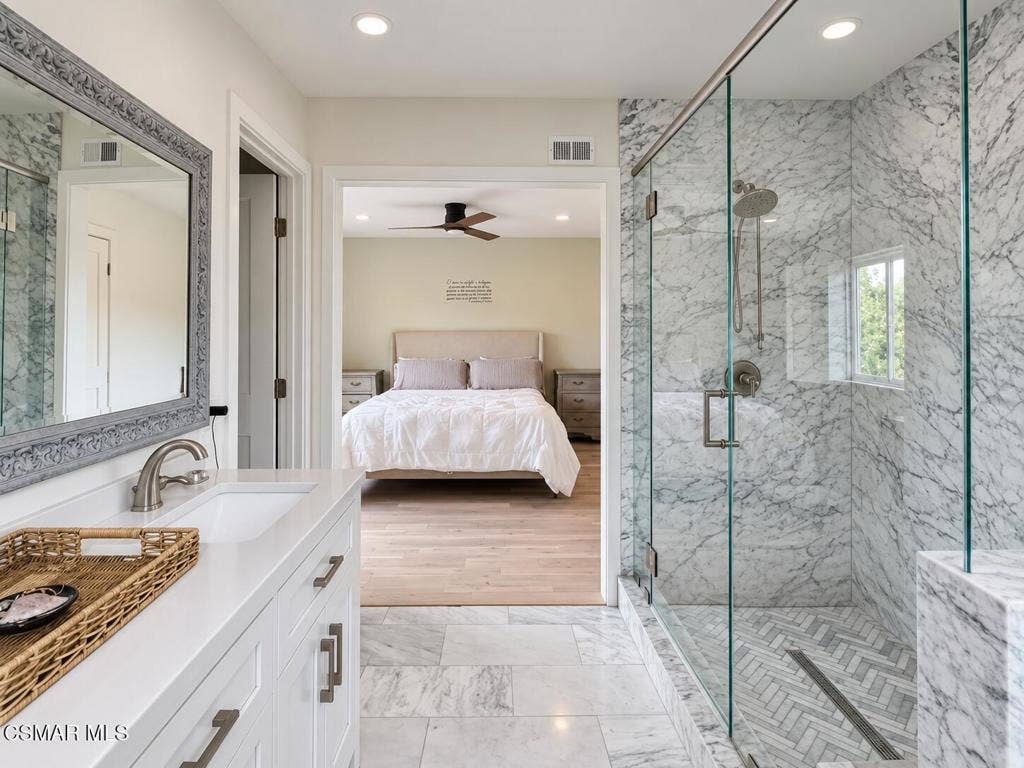 486 Raindance Street, Thousand Oaks, CA 91360 6824BF71-3FF2-4D18-BEF9-BA884F4CB40A