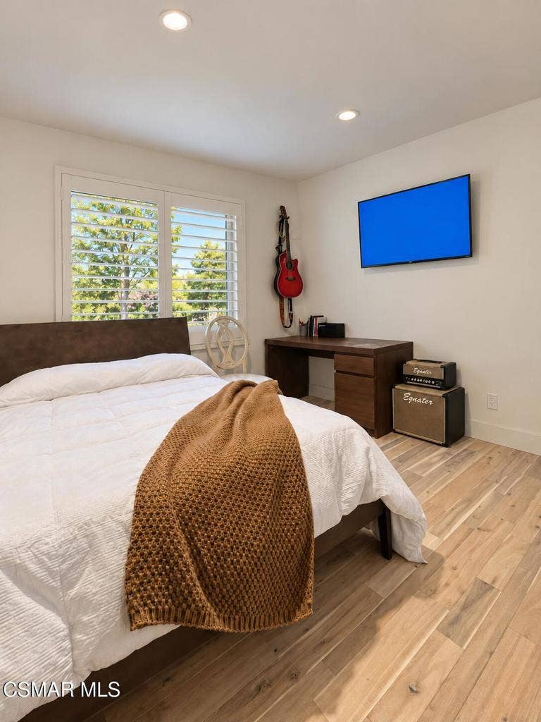 486 Raindance Street, Thousand Oaks, CA 91360 EFC5BC7C-1328-4EEF-ABC5-628EC36D1899