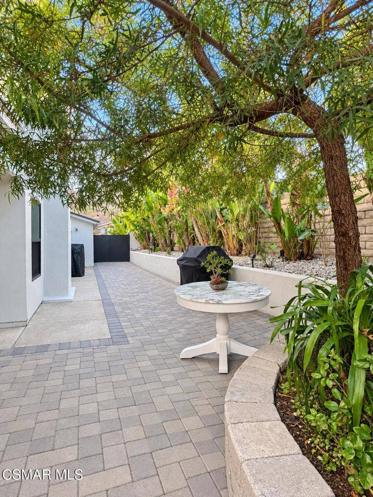 486 Raindance Street, Thousand Oaks, CA 91360 46CA6891-32E3-46E4-A307-F75B4ED5D3EF