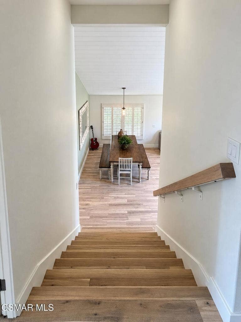 486 Raindance Street, Thousand Oaks, CA 91360 DD70151A-789F-44BA-AD1D-2BFFC1FC5A70